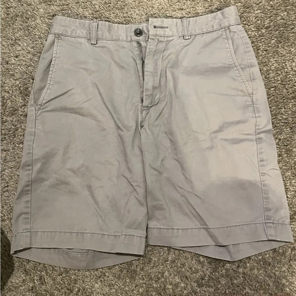 Light Grey Roundtree and Yorke. Size 30